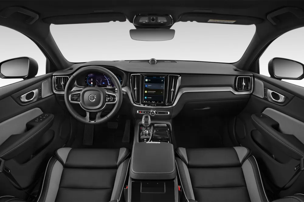 VOLVO V60 II T6 AWD Hybride Rechargeable 253 ch + 145 ch Geartronic 8 Plus Style Dark_4